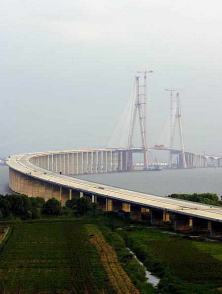 New milestone for record-breaking bridge