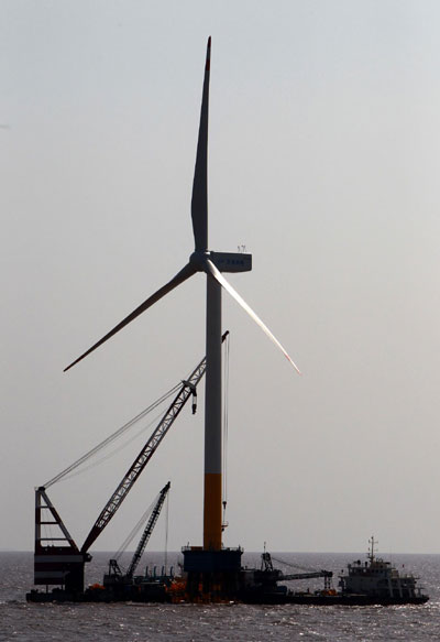 Offshore wind farm generates 200m kWh