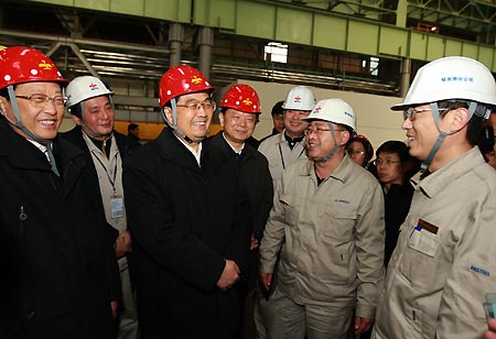 Hu calls for maintaining stable economic growth