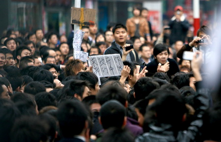 Clients, staff protest as DDS goes bust