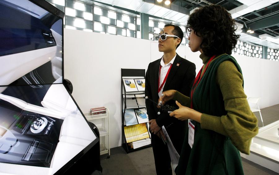 Shanghai tech-fair dazzles