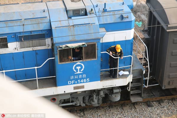 China's rail freight decline narrows
