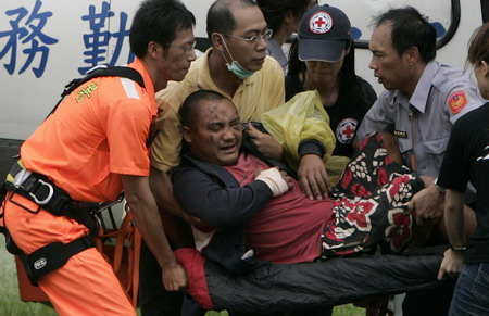Stricken villagers airlifted in Taiwan