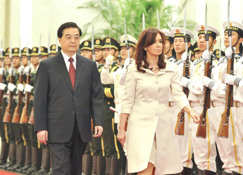 Argentine president visits China to promote economic ties