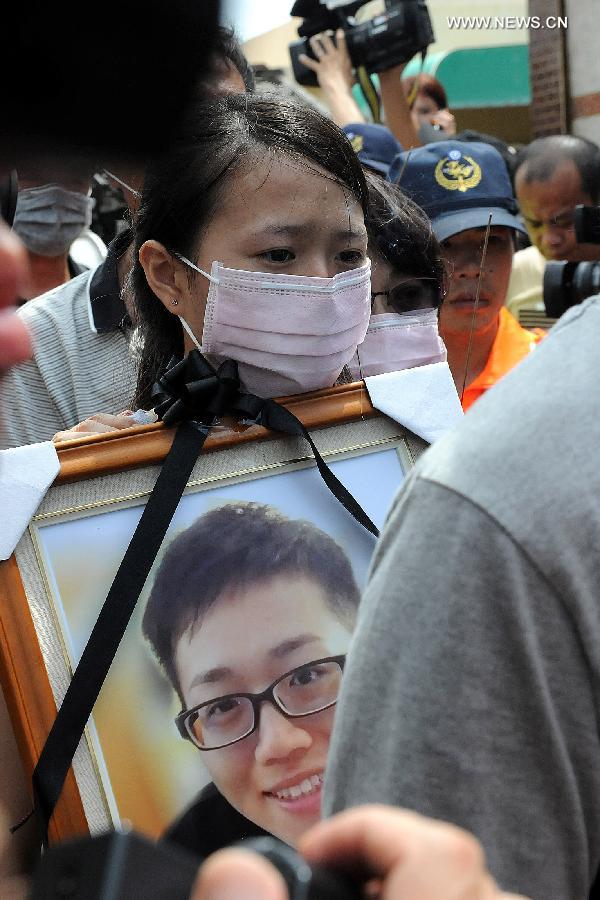 Memorial service held for Taiwan plane crash victims