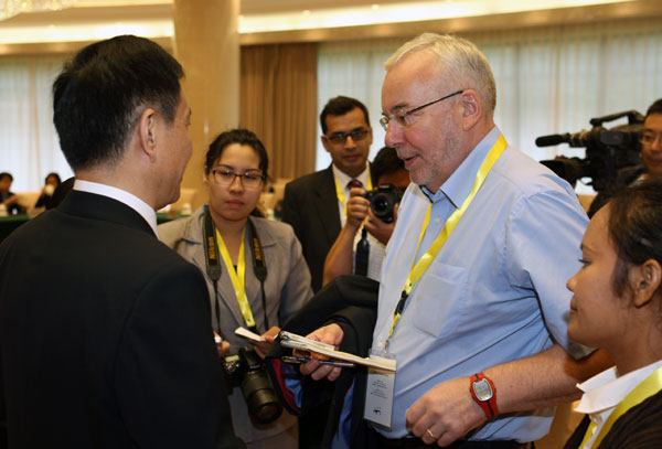Journalists gather in Chengdu for interview tour