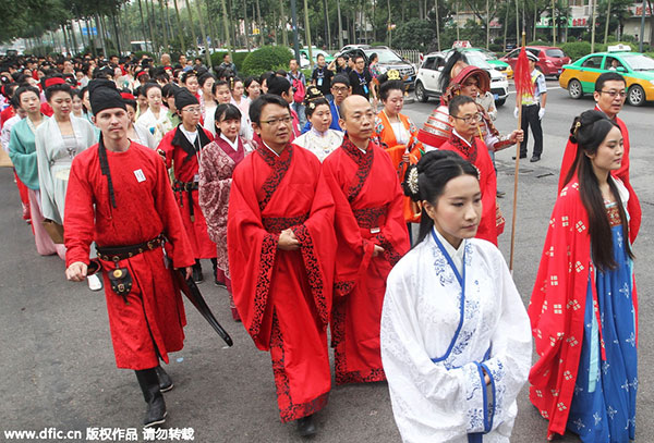 Hanfu parade held in NW China