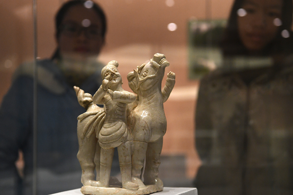 Une femme, son parfum et son temps