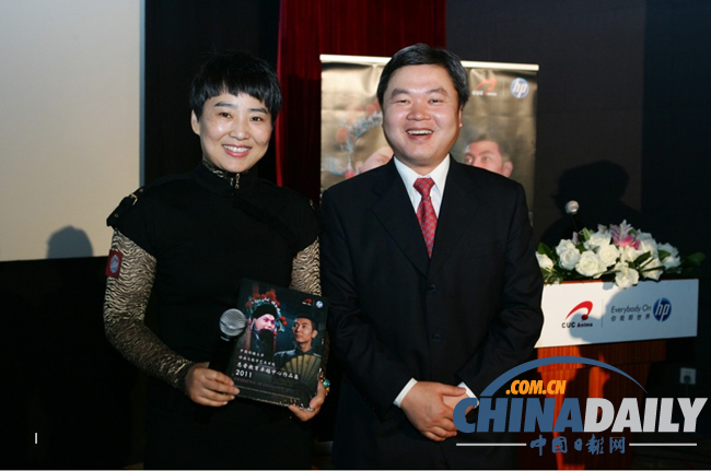 中國惠普副總裁桃樂姍：拿到作品集很激動！