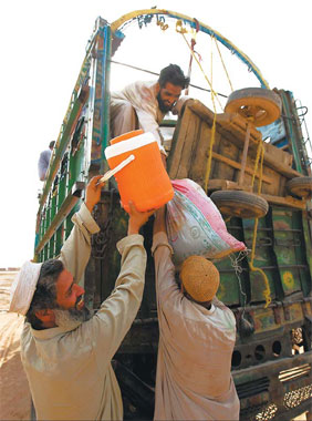 2 m displaced refugees start returning to Swat
