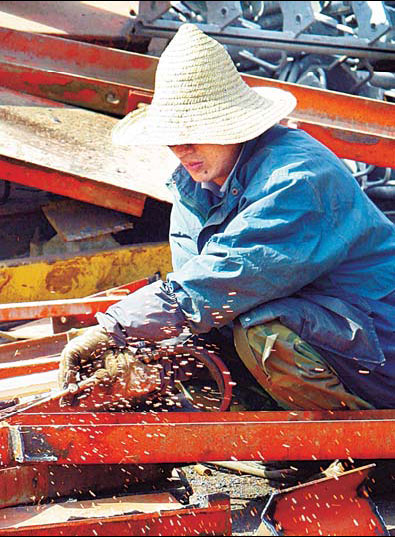 Metal recycling may ease steel makers' import dependence