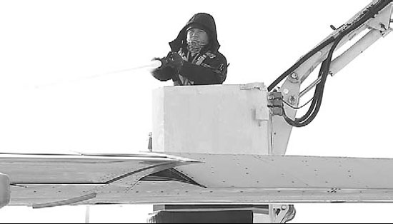 Battling the ice so pilots can fly safely