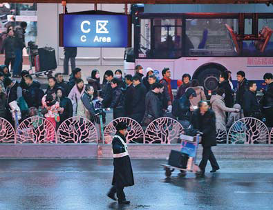 Beijing acts on complaints against airport cabbies