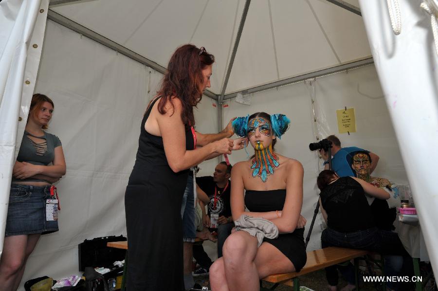 Eye-catching bodypainting