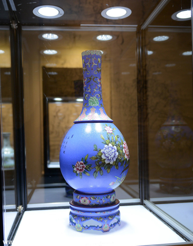 Chongqing art fair exhibits dynasty relics