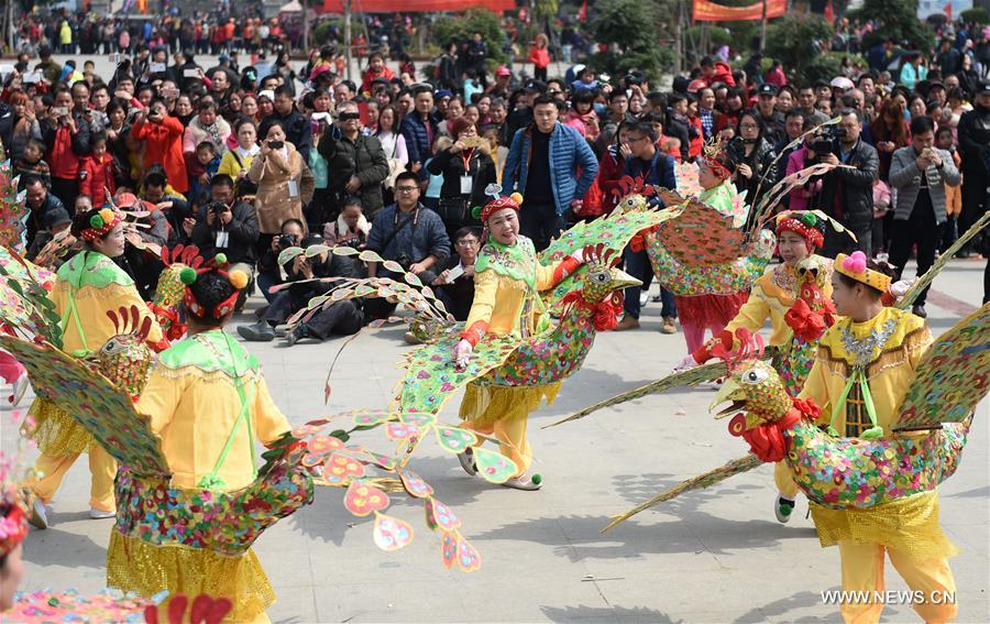 Intangible cultural heritage show held in S China