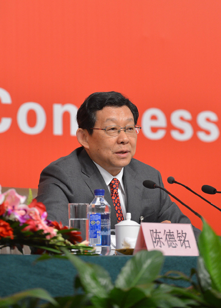 商務部部長陳德銘接受媒體集體采訪