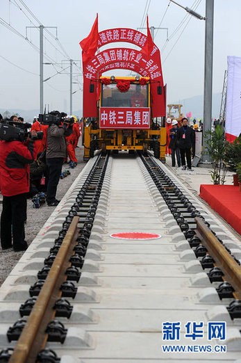 高鐵建設改變中國“經濟版圖”(圖)