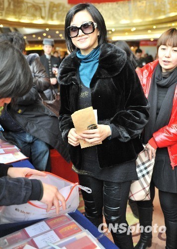 明星委員向全國(guó)政協(xié)報(bào)到