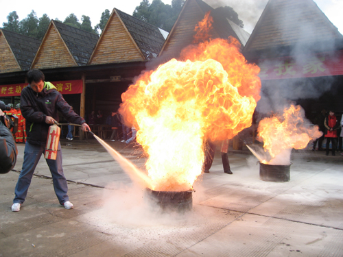 消防宣傳日：云南野生動物園開展消防演習