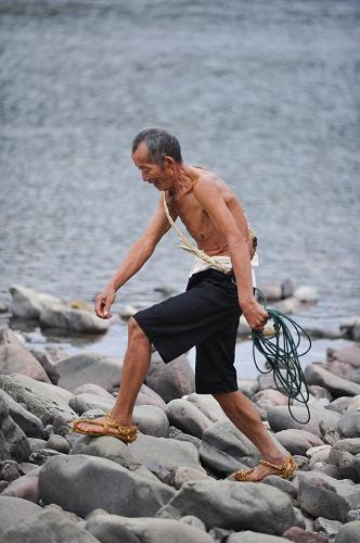 酉水老船王和他的伙計們