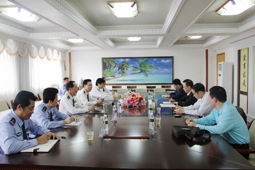 迎接博鰲論壇 公安部督察專員到海口邊檢總站指導工作(圖)