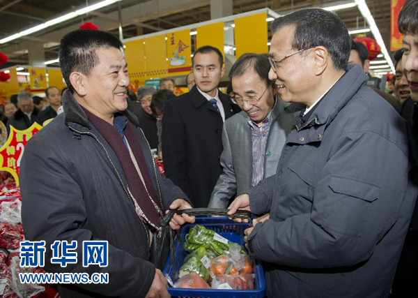 李克強(qiáng)在寧夏考察 強(qiáng)調(diào)更加注重保障基本民生