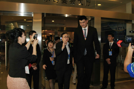 姚明博鰲亞洲論壇青年領袖圓桌會議定義“幸福”