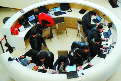 甘肅省“兩會”勝利閉幕 聚焦“兩會”影集