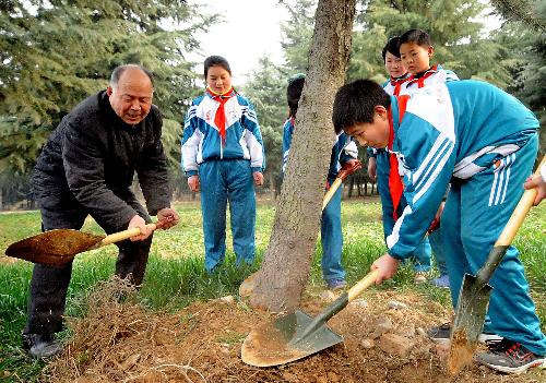 “編外雷鋒團”：一座豫南小城的雷鋒印