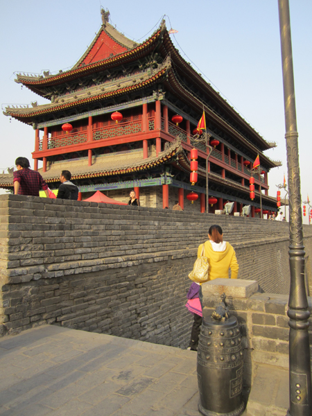 感受西安古城墻 聆聽千年歷史的回音