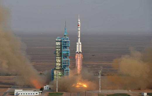 神舟九號(hào)飛船發(fā)射成功