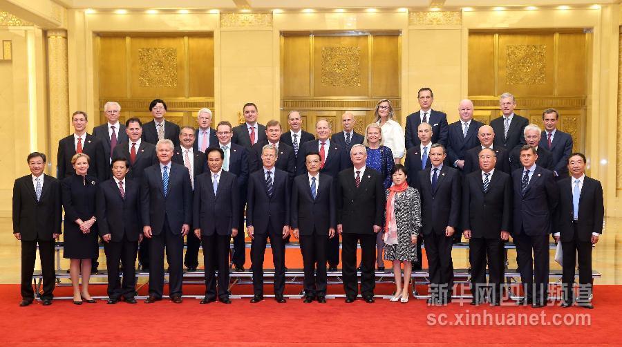 李克強同出席成都財富全球論壇和全球首席執行官委員會的企業家代表會見并座談