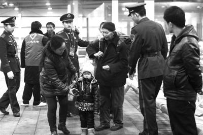 北京地區日均退10萬張火車票 周五將迎退票高峰