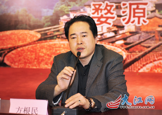 拒酒不拒茶 網媒記者齊聚婺源品好茶聽茶道