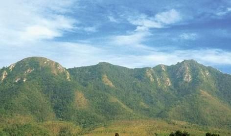 特色海南之紅色的樂東毛公山