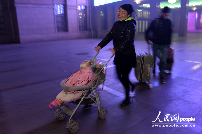 2014年春運拉開序幕 北京鐵路局首趟臨客開行