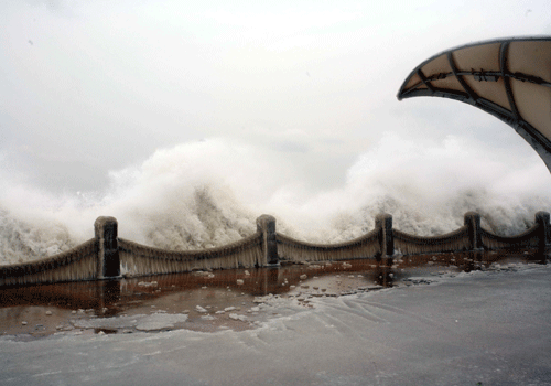 大風巨浪影響渤海灣航運