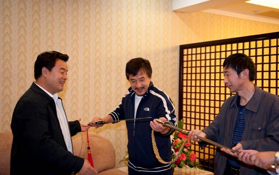 成龍武當山拍戲 稱贊“武當山為中國人爭了面子”