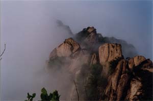 丹東鳳凰山:早知鳳凰山色美 何必千里去江南