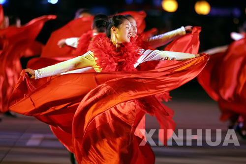 群眾藝術巡游彰顯桂林魅力