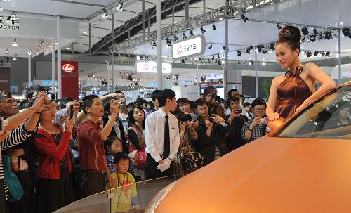 廣州車展觀眾云集 超過11萬人進場[組圖]