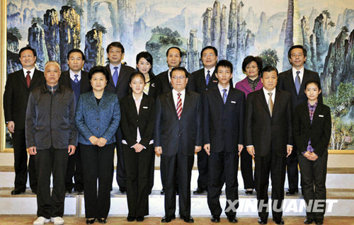 李長(zhǎng)春強(qiáng)調(diào)深入宣傳大學(xué)生英雄集體先進(jìn)事跡