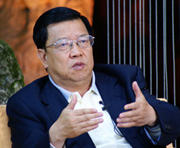 龍永圖:房地產(chǎn)象個健康的過頭的小伙子 需要調(diào)教