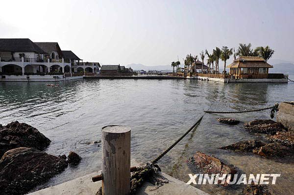 深圳驚現“海上皇宮” 奢華會所竟是違章建筑