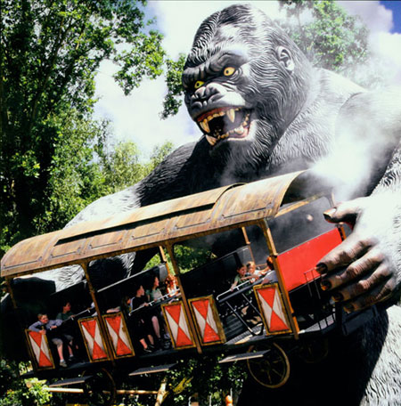 國內(nèi)首臺(tái)大型游樂項(xiàng)目《金剛》落戶恐龍園