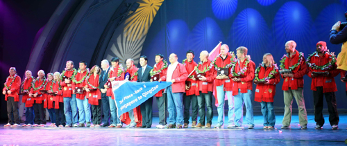 克利伯環(huán)球帆船賽青島站舉行頒獎儀式