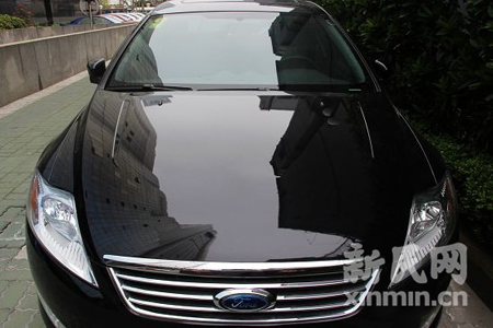 滬福特4S店啟動召回 ?？怂垢鼡Q油管需2小時