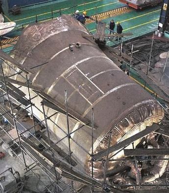 武漢鑄造出世界最大佛鐘 9米高109噸重(圖)