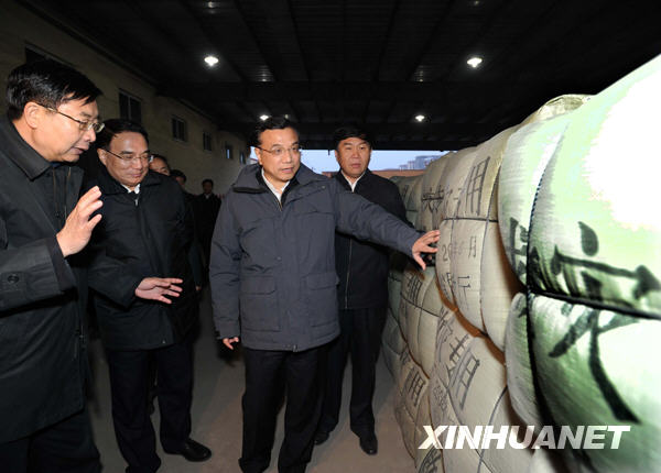 李克強在遼寧考察救災物資搶運工作